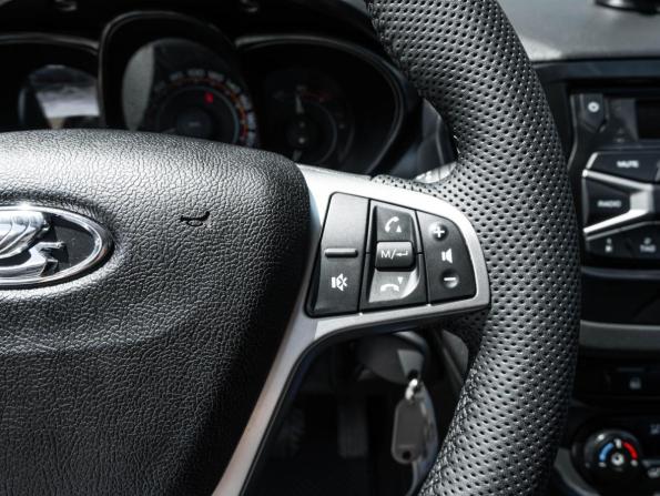 Lada (ВАЗ) Vesta I с пробегом 2018 года, цена 969 000 рублей, 107311 км, седан, Автокод Объявления