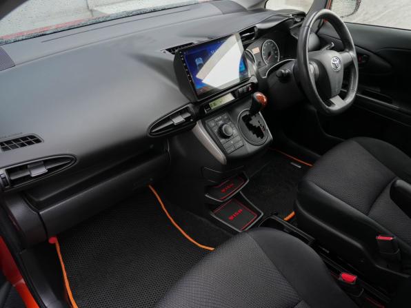Toyota Wish II Рестайлинг с пробегом 2012 года, цена 1 390 000 рублей, 114666 км, минивэн, Автокод Объявления