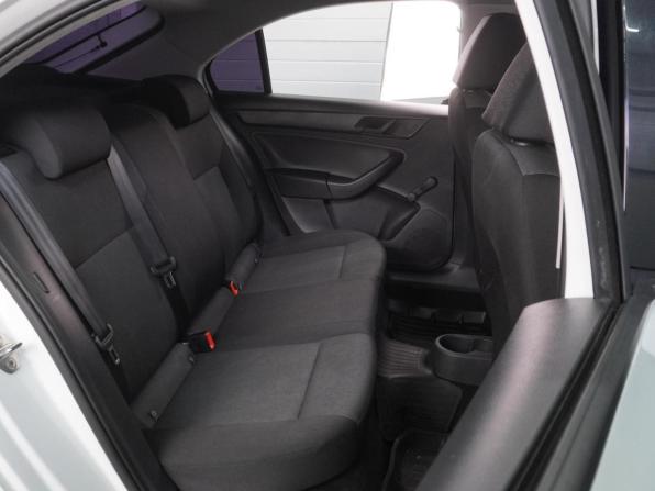 Skoda Rapid I с пробегом 2015 года, цена 1 060 000 рублей, 44348 км, лифтбек, Автокод Объявления