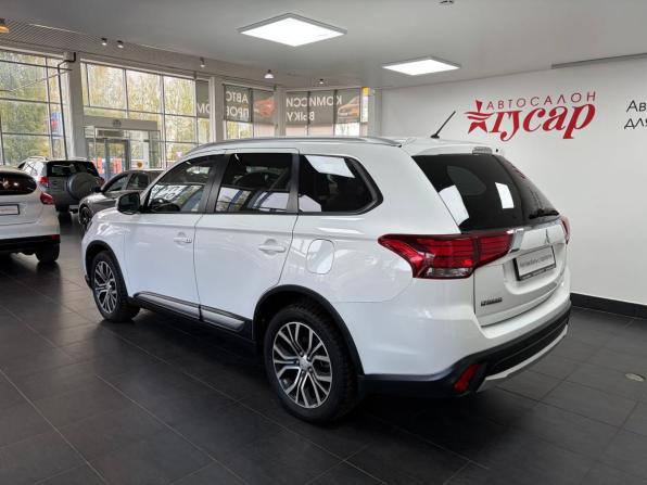 Mitsubishi Outlander III Рестайлинг 2 с пробегом 2016 года, цена 1 988 000 рублей, 116000 км, внедорожник, Автокод Объявления