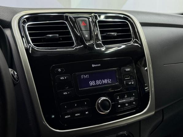 Renault Sandero II Рестайлинг с пробегом 2019 года, цена 1 170 000 рублей, 93017 км, хэтчбек, Автокод Объявления
