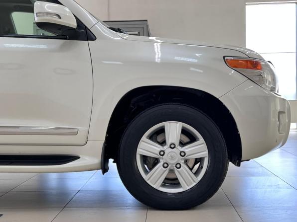 Toyota Land Cruiser 200 Series Рестайлинг 1 с пробегом 2013 года, цена 3 800 000 рублей, 218223 км, внедорожник, Автокод Объявления