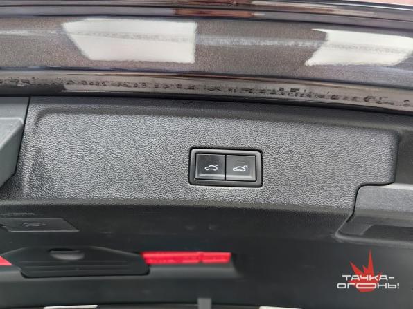 Volkswagen Touareg III с пробегом 2019 года, цена 4 400 000 рублей, 185000 км, внедорожник, Автокод Объявления