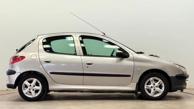 Peugeot 206 с пробегом 2004 года, цена 115 000 рублей, 193125 км, хэтчбек, Автокод Объявления