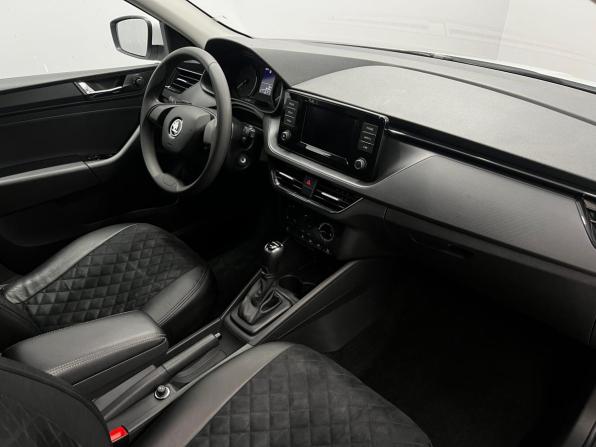 Skoda Rapid II с пробегом 2022 года, цена 1 660 000 рублей, 48756 км, лифтбек, Автокод Объявления