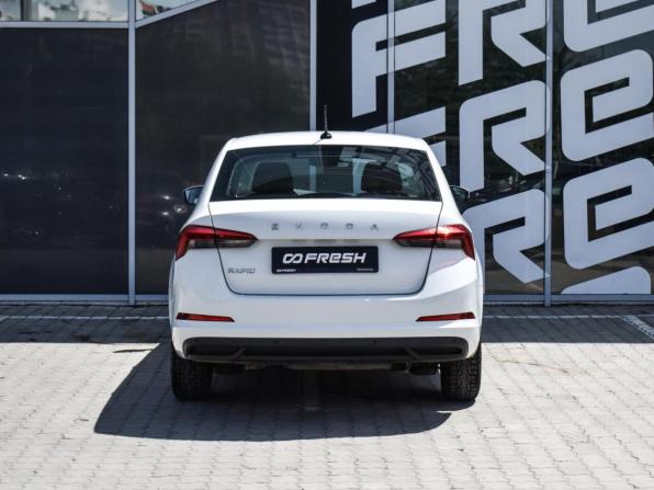 Skoda Rapid II с пробегом 2021 года, цена 1 750 000 рублей, 61288 км, лифтбек, Автокод Объявления