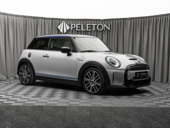 Mini Hatch III (F55/F56) Рестайлинг 2 с пробегом 2022 года, цена 3 890 000 рублей, 17160 км, хэтчбек, Автокод Объявления