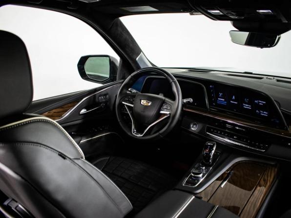Cadillac Escalade V с пробегом 2023 года, цена 12 250 000 рублей, 12719 км, внедорожник, Автокод Объявления