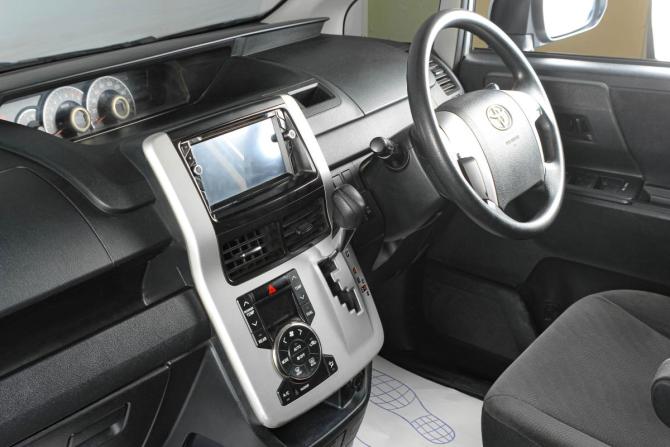 Toyota Noah II (R70) с пробегом 2012 года, цена 1 889 000 рублей, 198000 км, минивэн, Автокод Объявления