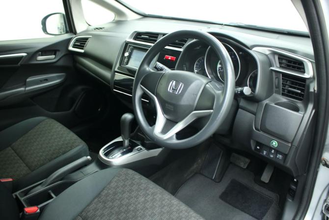 Honda Fit III с пробегом 2017 года, цена 1 045 000 рублей, 66067 км, хэтчбек, Автокод Объявления