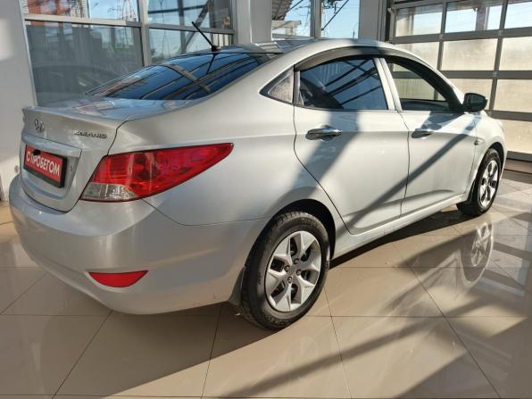 Hyundai Solaris I с пробегом 2012 года, цена 599 000 рублей, 237000 км, седан, Автокод Объявления