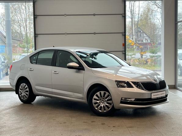 Skoda Octavia III (A7) Рестайлинг с пробегом 2017 года, цена 1 660 000 рублей, 146000 км, лифтбек, Автокод Объявления