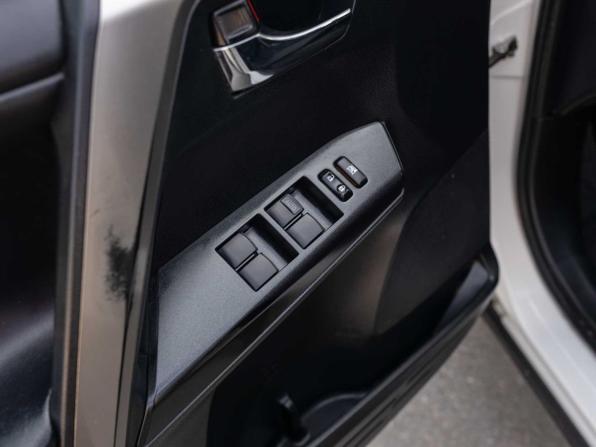 Toyota RAV4 IV (XA40) Рестайлинг с пробегом 2017 года, цена 2 350 000 рублей, 200671 км, внедорожник, Автокод Объявления