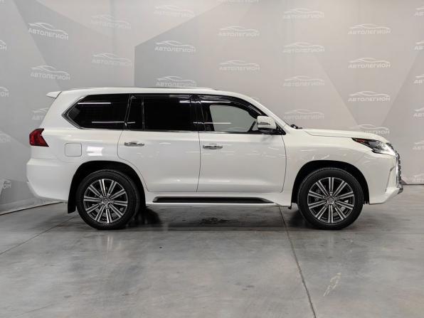 Lexus LX III Рестайлинг 2 с пробегом 2016 года, цена 8 500 000 рублей, 77324 км, внедорожник, Автокод Объявления