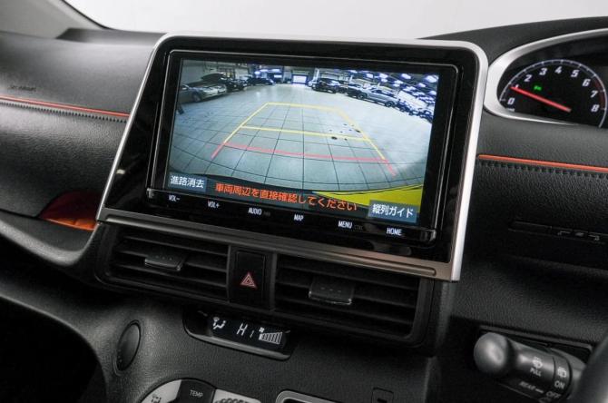 Toyota Sienta II Рестайлинг с пробегом 2020 года, цена 1 599 000 рублей, 54260 км, компактвэн, Автокод Объявления