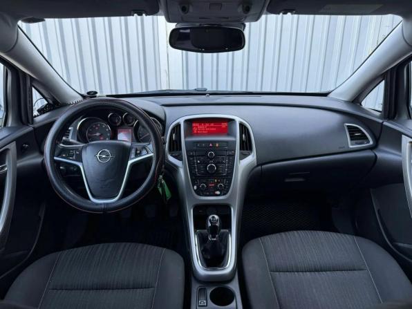 Opel Astra J с пробегом 2011 года, цена 645 000 рублей, 298067 км, хэтчбек, Автокод Объявления