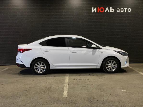 Hyundai Solaris II Рестайлинг с пробегом 2022 года, цена 1 420 000 рублей, 94020 км, седан, Автокод Объявления
