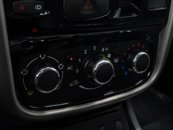 Renault Duster I с пробегом 2014 года, цена 980 000 рублей, 220308 км, внедорожник, Автокод Объявления
