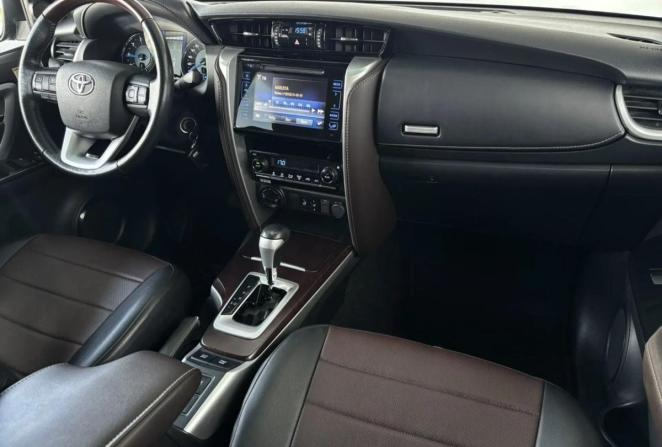 Toyota Fortuner II с пробегом 2018 года, цена 3 895 000 рублей, 71858 км, внедорожник, Автокод Объявления