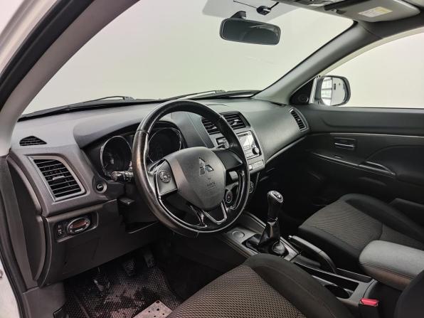 Mitsubishi ASX I Рестайлинг 2 с пробегом 2017 года, цена 1 020 000 рублей, 305141 км, внедорожник, Автокод Объявления