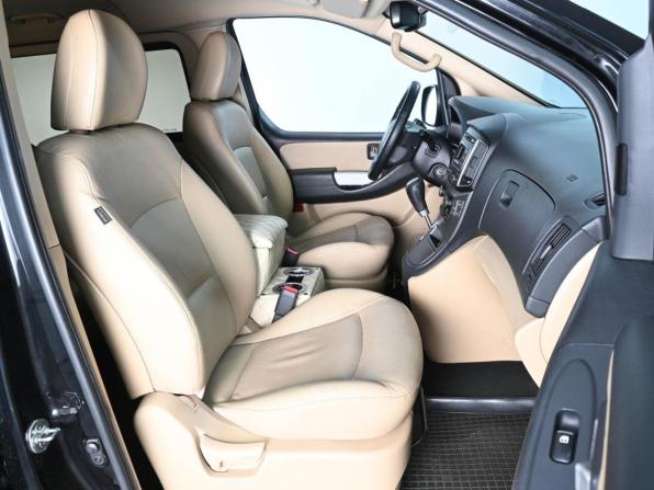 Hyundai H-1 II Рестайлинг 2 с пробегом 2019 года, цена 2 799 000 рублей, 148355 км, минивэн, Автокод Объявления