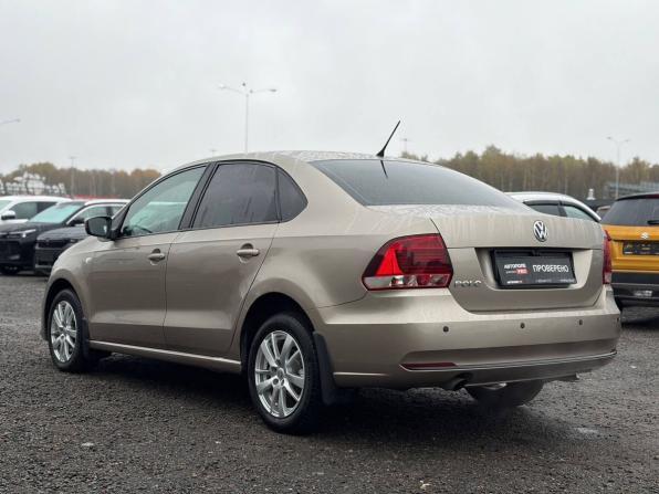 Volkswagen Polo V Рестайлинг с пробегом 2016 года, цена 945 000 рублей, 116000 км, седан, Автокод Объявления