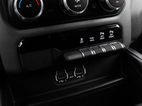 Ram 1500 V с пробегом 2021 года, цена 5 648 000 рублей, 105834 км, offers.body_type.unknown, Автокод Объявления