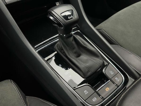 Skoda Karoq I с пробегом 2020 года, цена 2 429 000 рублей, 98215 км, внедорожник, Автокод Объявления