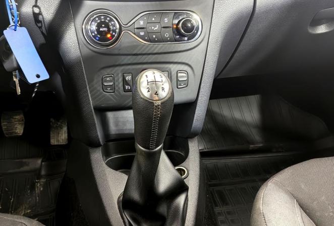 Renault Sandero II с пробегом 2015 года, цена 935 000 рублей, 91780 км, хэтчбек, Автокод Объявления