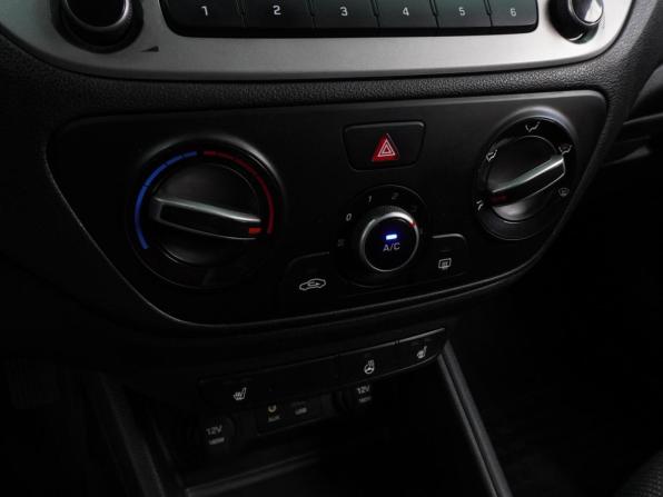 Hyundai Solaris II с пробегом 2018 года, цена 1 249 000 рублей, 137277 км, седан, Автокод Объявления