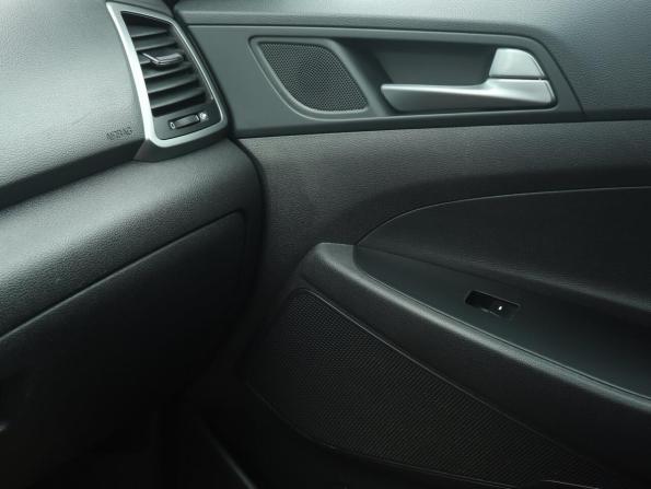 Hyundai Tucson III с пробегом 2016 года, цена 1 927 000 рублей, 174864 км, внедорожник, Автокод Объявления