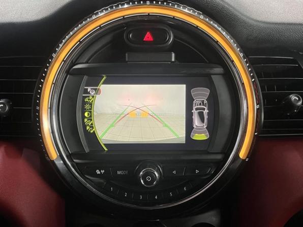 Mini Hatch III (F55/F56) с пробегом 2017 года, цена 2 208 000 рублей, 109119 км, хэтчбек, Автокод Объявления