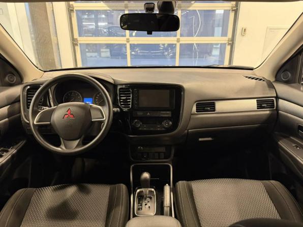 Mitsubishi Outlander III Рестайлинг 2 с пробегом 2017 года, цена 1 490 000 рублей, 178638 км, внедорожник, Автокод Объявления