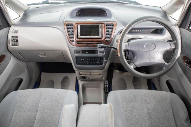 Toyota Nadia с пробегом 2001 года, цена 669 000 рублей, 295300 км, компактвэн, Автокод Объявления