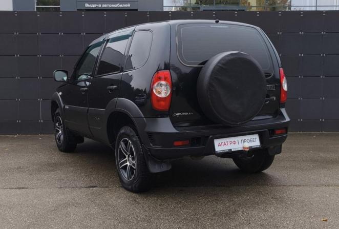 Chevrolet Niva I Рестайлинг с пробегом 2018 года, цена 809 000 рублей, 100000 км, внедорожник, Автокод Объявления
