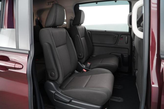 Honda Freed II Рестайлинг с пробегом 2023 года, цена 2 250 055 рублей, 3733 км, компактвэн, Автокод Объявления