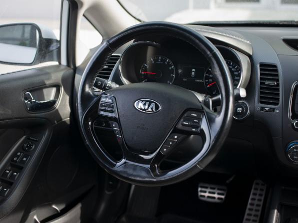 Kia Cerato III Рестайлинг (Classic) с пробегом 2017 года, цена 1 520 000 рублей, 128034 км, седан, Автокод Объявления