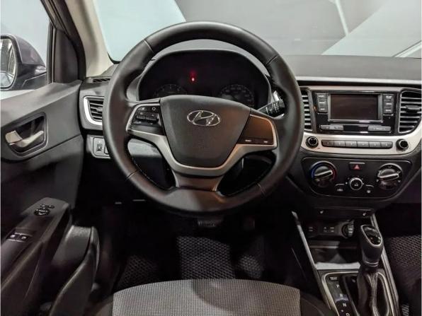 Hyundai Solaris II с пробегом 2017 года, цена 970 000 рублей, 201478 км, седан, Автокод Объявления