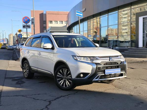 Mitsubishi Outlander III Рестайлинг 3 с пробегом 2018 года, цена 1 875 000 рублей, 125439 км, внедорожник, Автокод Объявления