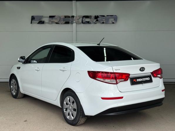 Kia Rio III Рестайлинг с пробегом 2015 года, цена 790 000 рублей, 172522 км, седан, Автокод Объявления