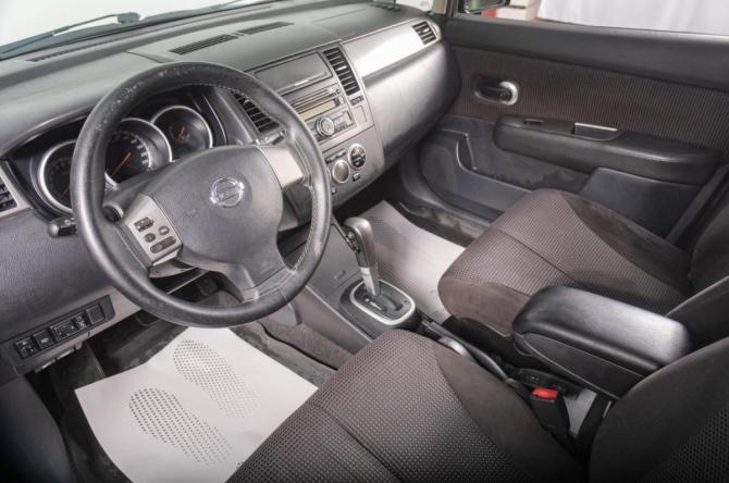 Nissan Tiida I Рестайлинг с пробегом 2011 года, цена 749 000 рублей, 300000 км, хэтчбек, Автокод Объявления