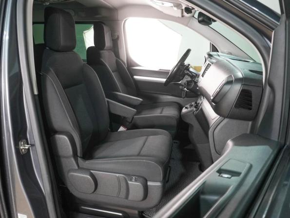 Peugeot Traveller I с пробегом 2018 года, цена 2 749 000 рублей, 157502 км, минивэн, Автокод Объявления