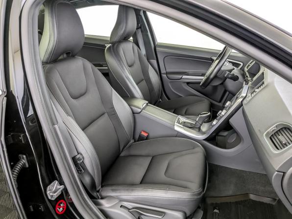 Volvo S60 II Рестайлинг с пробегом 2017 года, цена 2 150 000 рублей, 53376 км, седан, Автокод Объявления