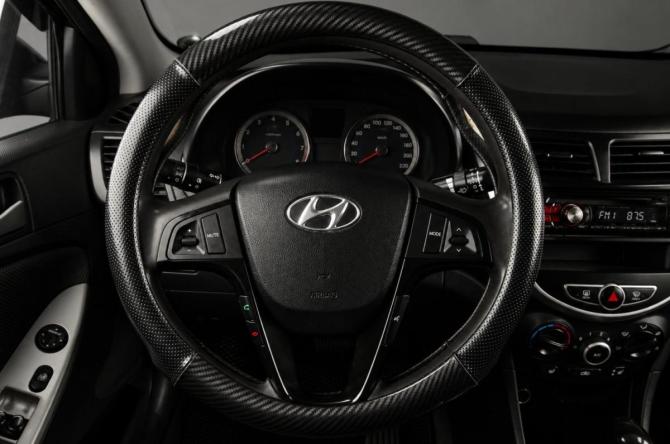 Hyundai Solaris I с пробегом 2012 года, цена 639 000 рублей, 330000 км, седан, Автокод Объявления