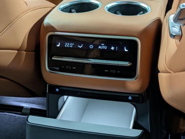 Li Auto (Lixiang) L9 I с пробегом 2024 года, цена 6 750 000 рублей, 56670 км, внедорожник, Автокод Объявления