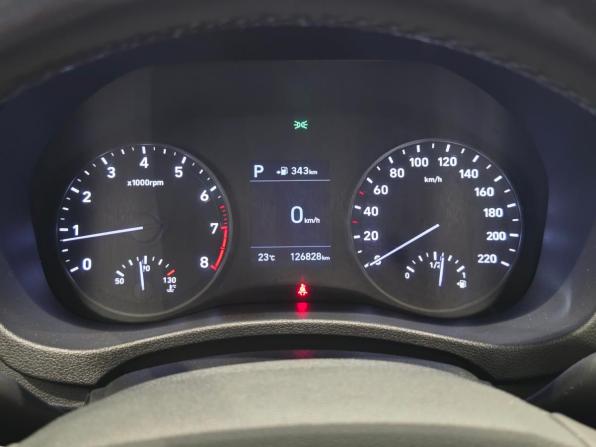 Hyundai Solaris II с пробегом 2017 года, цена 1 375 000 рублей, 126000 км, седан, Автокод Объявления