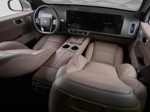 Новый Li Auto (Lixiang) L6 2025 года, цена 8 190 000 рублей, внедорожник, Автокод Объявления