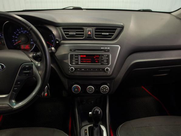 Kia Rio III Рестайлинг с пробегом 2017 года, цена 1 095 000 рублей, 102322 км, хэтчбек, Автокод Объявления