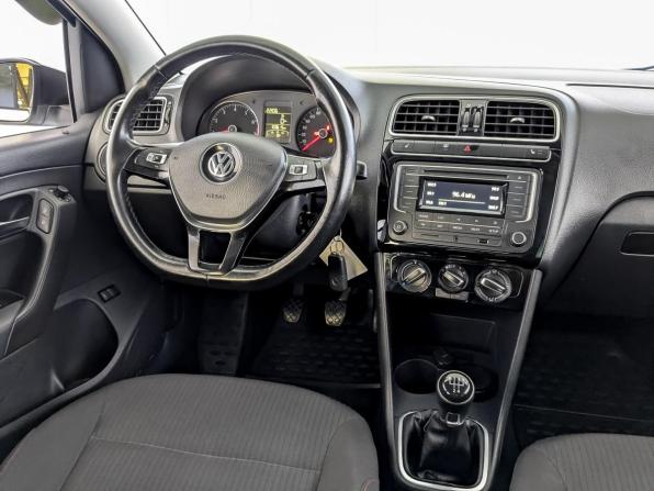 Volkswagen Polo V Рестайлинг с пробегом 2018 года, цена 1 055 000 рублей, 103613 км, седан, Автокод Объявления