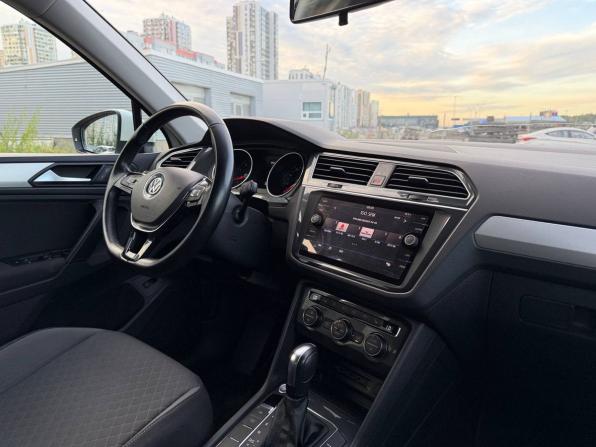 Volkswagen Tiguan II с пробегом 2019 года, цена 1 695 000 рублей, 220000 км, внедорожник, Автокод Объявления